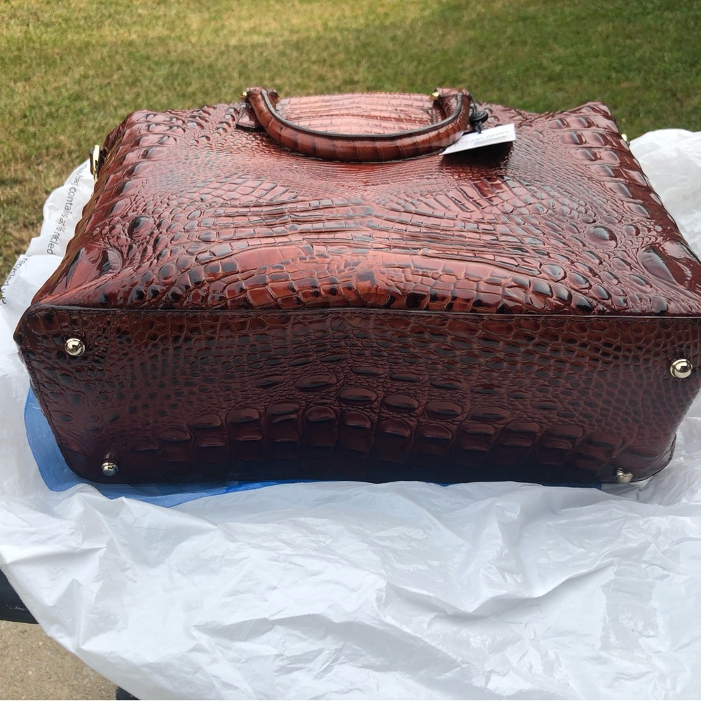 BRAND NEW NEVER USED. BRAHMIN LARGE DUXBURY MELBOURNE PECAN HANDBAG